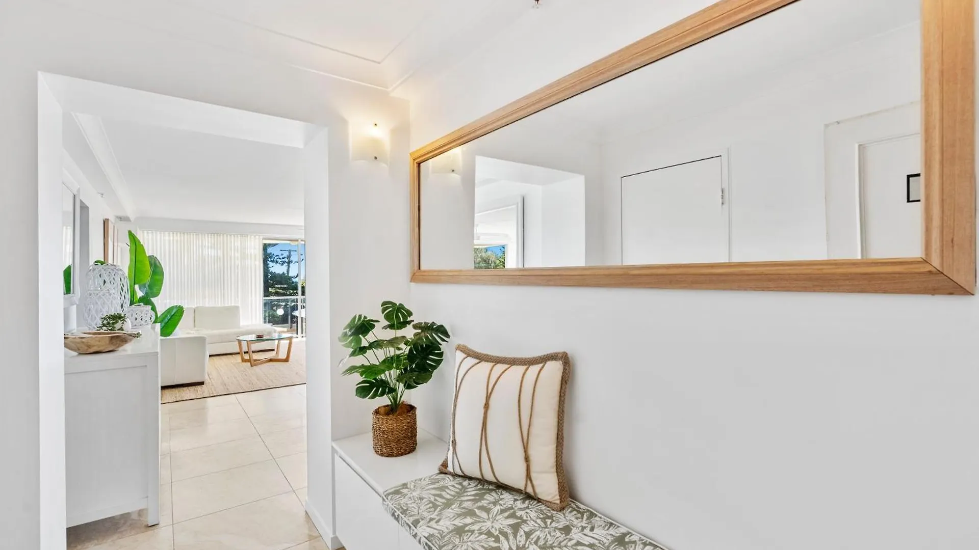 Sun-Kissed Escape - Broadbeach Gem Gold Coast Avustralya