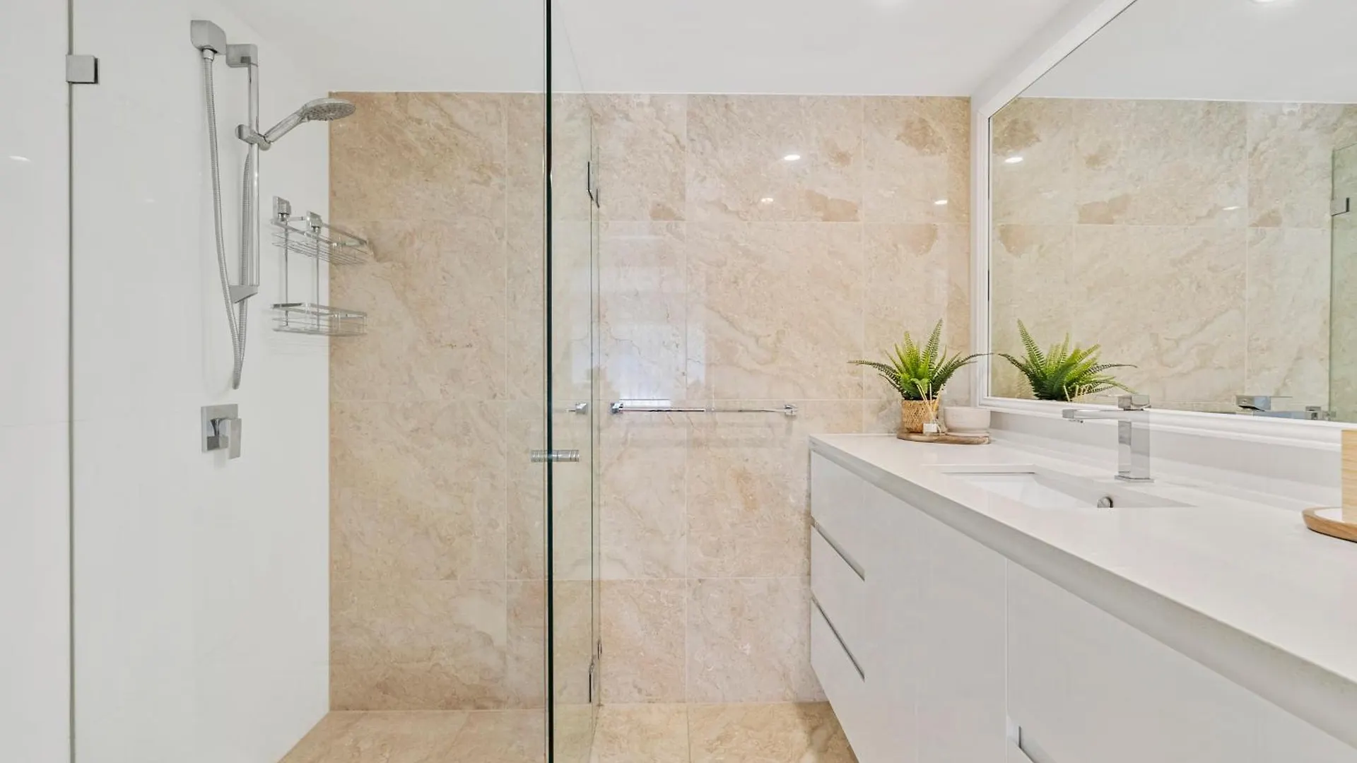 Sun-Kissed Escape - Broadbeach Gem Gold Coast Daire
