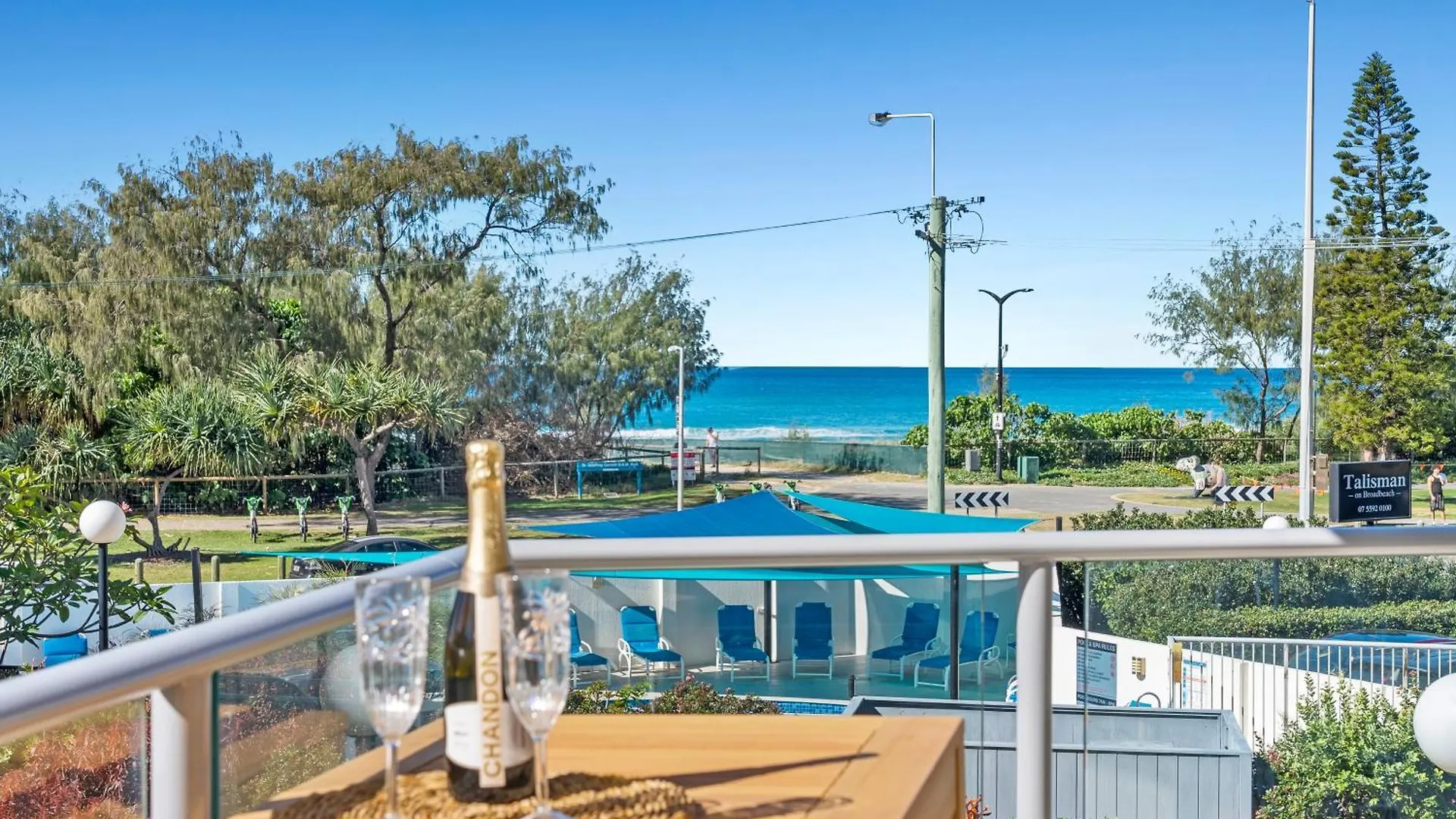 Daire Sun-Kissed Escape - Broadbeach Gem Gold Coast